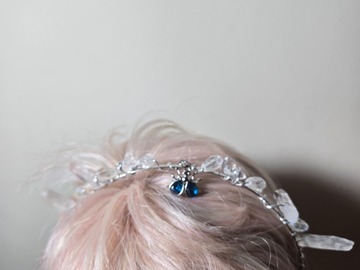Selling with online payment: Fairy quartz crown with blue stone bug