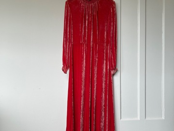 Selling: Velvet dress 
