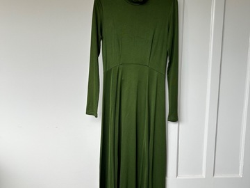 Selling: Turtleneck green dress