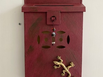  : HK Letter Box in burgundy vintage