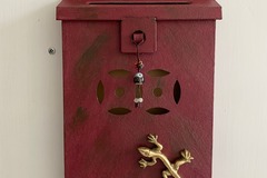  : HK Letter Box in burgundy vintage