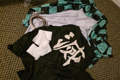 Selling with online payment: FREE - Tanjiro - M