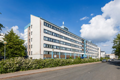 Vuokrataan: Toimitilaa rannikon edustalta
