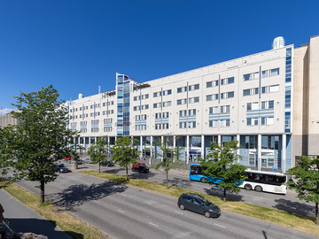 Renting out: Varasto- ja liiketilaa mahtipontisella sijainnilla