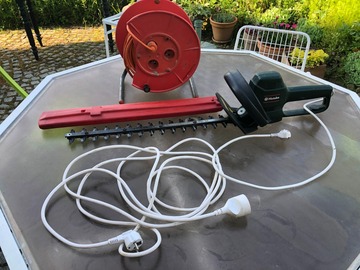 Te koop : taille-haies + 2 rallonges électriques