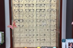 Selling with online payment: 1 Small Frame Display Case