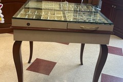 Selling with online payment: Frame Display Table
