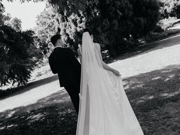 Selling: Gown and Altar - Prim Veil