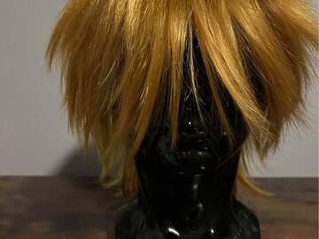 Selling with online payment: Short Blonde Wig