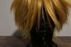 Selling with online payment: Short Blonde Wig