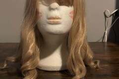Selling with online payment: Blonde Curly Wig
