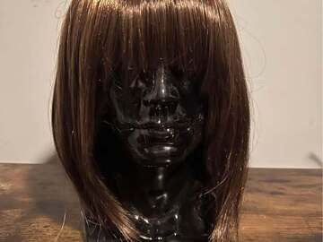 Selling with online payment: Short Brown Wig