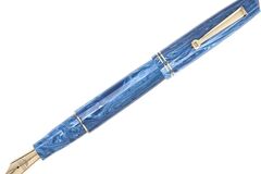 Renting out: Leonardo Momento Zero with Titanium Cursive Italic Nib
