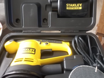 À louer: Ponceuse excentrique 480 watt 