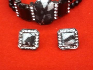 Bulk Lots: 100 sets--Designer Lace bracelet w/earrings--$0.99 set