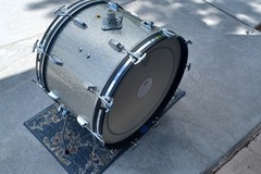 Selling with online payment: Ludwig 22x14 silver sparkle/ keystone 60's bass drum