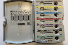 Gebruikte apparatuur: Para Post XH Endodontic Post System - Whaledent