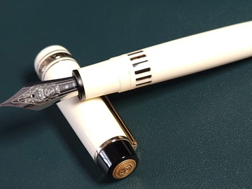 Renting out: Wingsung (Junlai) 930 “Flat‑Top” in White – Supersize Piston‑Fill