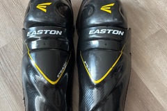 Verkaufen mit Online-Zahlungen: Schienbeinschoner Easton