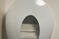 Nieuwe apparatuur: 3 x Kimberly-Clark handdoeken dispensers met 19 pakken papierdoek