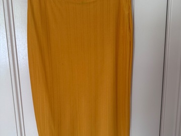 Selling: Yellow silk skirt medium
