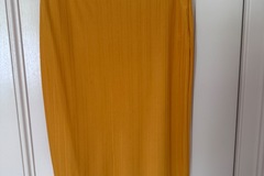 Selling: Yellow silk skirt medium