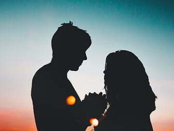 Selling: NEW LOVE- WHO IS STEPPING INTO YOUR LIFE? 