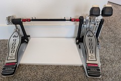 Selling with online payment: DW 9000 Double Bass Drum Pedal and Remote HH Stand