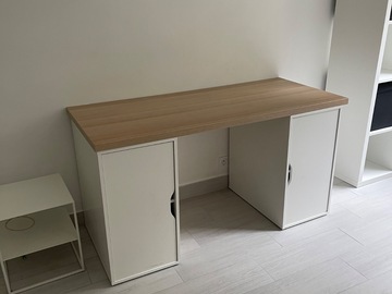 Selling: BUREAU IKEA. (2 caissons Alex + 1 plateau)