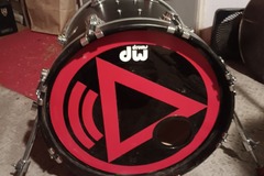 Selling with online payment: DW 18" bass drum custom