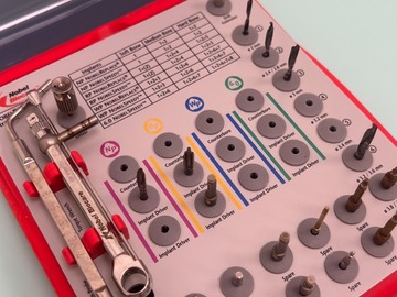 Gebruikte apparatuur: Nobel Biocare Surgical Straight Kit