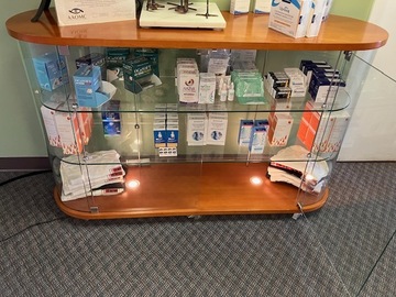 Selling with online payment: Glass and wood Display case