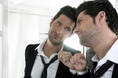Selling: Narcissist or nice guy? The truth behind their love 