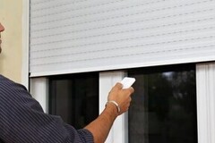 Je propose un service de réparation ou petits travaux : Réparations de stores et volets roulants