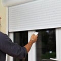 Je propose un service de réparation ou petits travaux : Réparations de stores et volets roulants