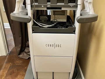Selling with online payment: Cynosure Tempsure Envi - low hours, like new