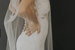 Selling: Untamed Petals - single tier veil, floor length NEVER USED 