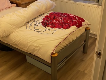 Room Available: 2 Rooms - female - Bristol 