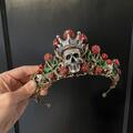 Selling with online payment: Gothic Skull and Rose Crown