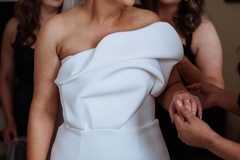 Selling: Mariam Seddiq ISOBEL gown