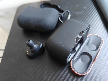 Selling: Sony WF-1000XM3 Wireless Noise Cancelling Headphones 