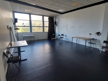 Mieten mit Angebotsanfrage: Salle de 54m² idéal pour répétitions ou cours de danse