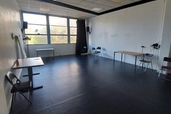 Location avec demande de devis: Salle de 54m² idéal pour répétitions ou cours de danse