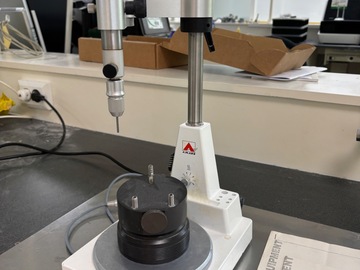 Gebruikte apparatuur: Amann Surveyor paralellometer