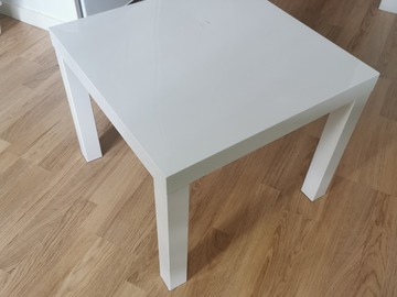 Selling: Small white Table