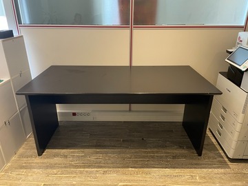 Selling: grand bureau noir