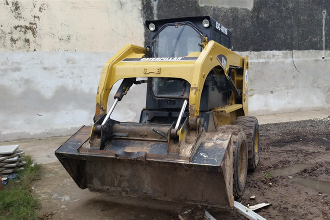 MINICARGADORA CAT 236B