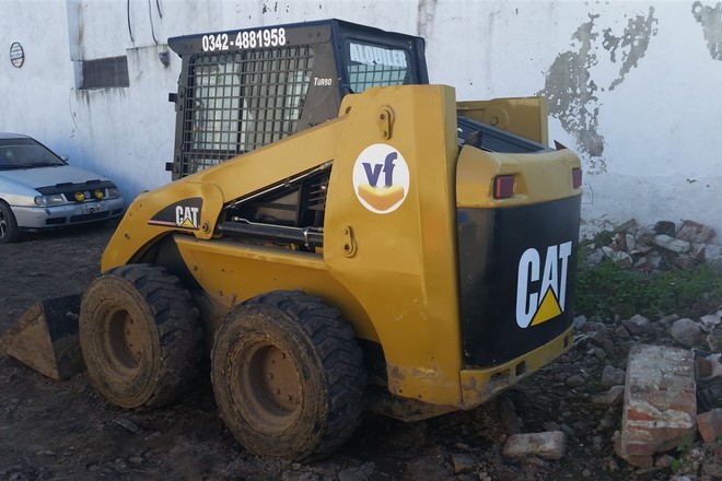 MINICARGADORA CAT 236B