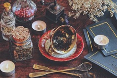 Selling: Tarot Thirstday- Tarot and Tea leaf reading  