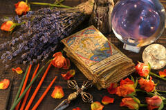 Selling: Tea Leaves, Tarot & Crystal Ball – Your Fate & Destiny Revealed